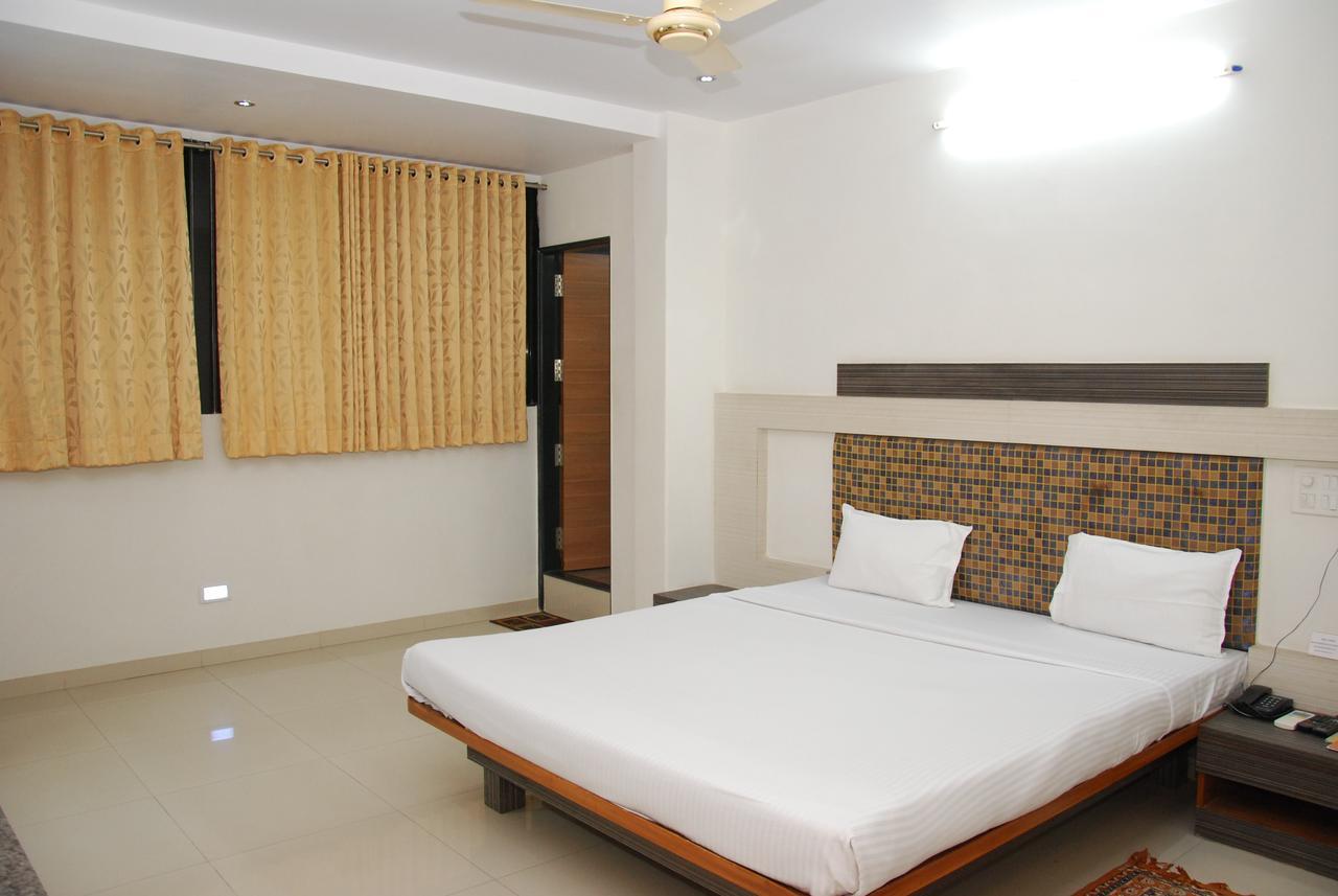 Excellency Inn 纳西克 外观 照片